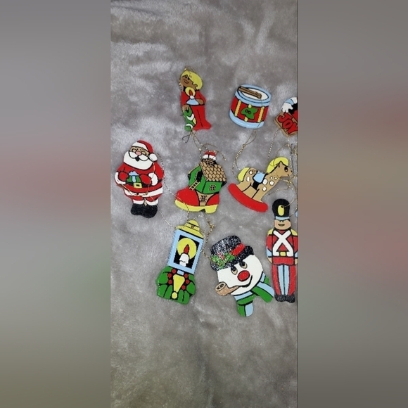 Vintage wooden hand painted both sides ornaments - Picture 2 of 4